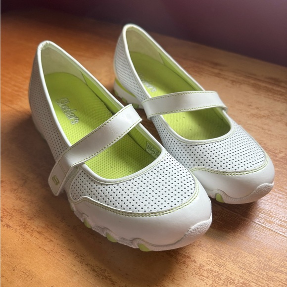 Y2K Skechers White and Green Sporty Mary Jane Sneakers - Picture 1 of 14